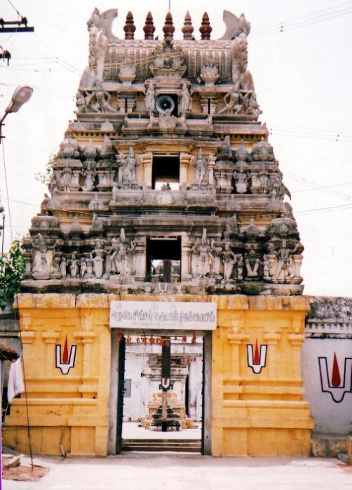 Tiruvelukkai Gopuram